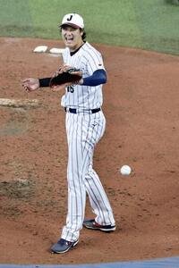 ライブBPで笑顔を見せる大谷(撮影･河田真司)