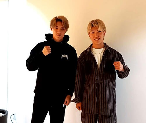 マススパーを行ったYURA(左)と寺田匠