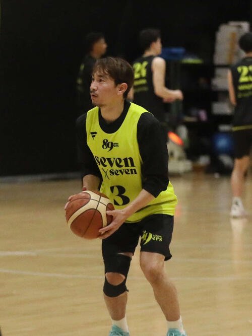 前日練習、シュートを狙う仙台･岡島(撮影･高橋香奈)