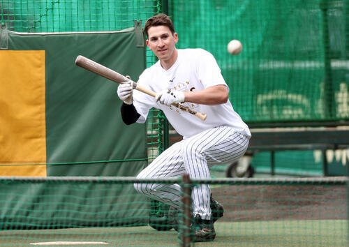 バント練習を行う阪神ディベイニー(撮影･前田充)