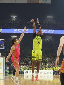 仙台対秋田　3点シュートを狙う仙台カルバー(撮影･高橋香奈)