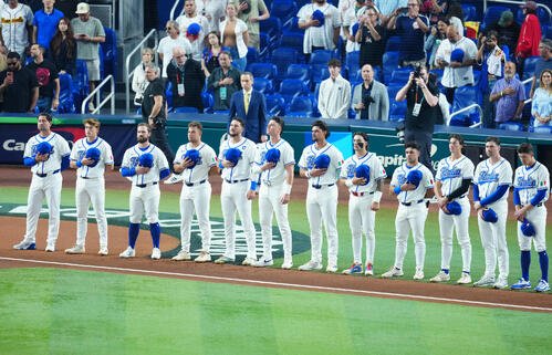 イタリア対ベネズエラ　試合前整列するイタリアの選手たち(撮影･垰建太)