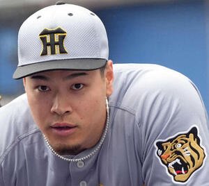 ロッテ対阪神　試合前の円陣に参加する阪神佐藤(撮影･たえ見朱実)