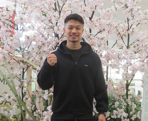 米ロサンゼルス合宿のため、渡米したWBA、WBC、WBO世界スーパーバンタム級1位中谷潤人