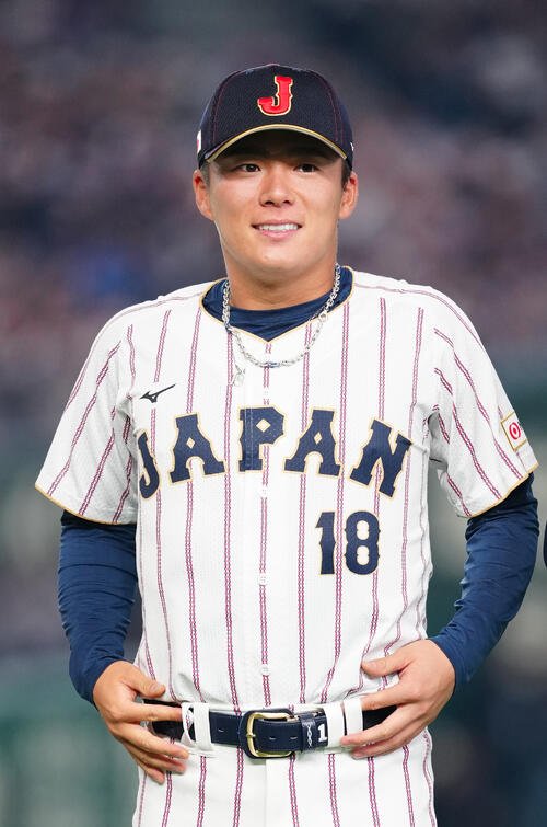 WBC1次ラウンドC組　日本対チェコ　試合前のセレモニーで整列する山本由伸＝2026年3月10日、東京ドーム※顔写真、ホーム、1カメ