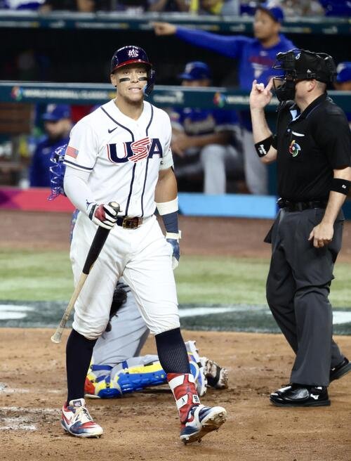 米国対ベネズエラ　4回裏米国1死、空振り三振に倒れるジャッジ(撮影･河田真司)