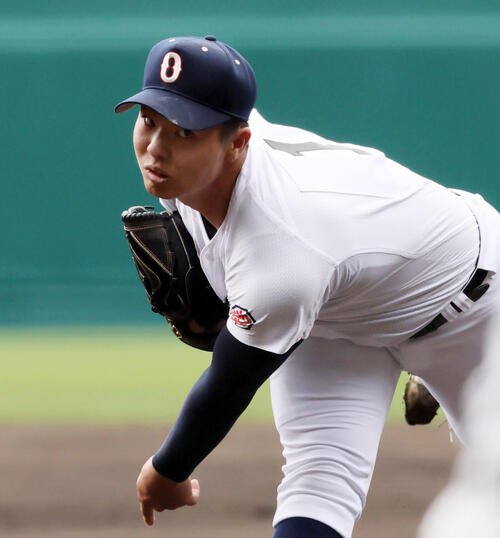 沖縄尚学対帝京　帝京戦に先発する沖縄尚学の末吉(撮影･加藤哉)