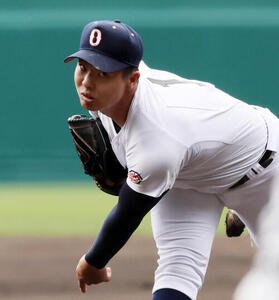 沖縄尚学対帝京　帝京戦に先発する沖縄尚学の末吉(撮影･加藤哉)