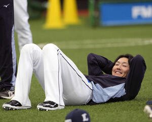 笑顔を見せる西武源田(撮影･小島史椰)