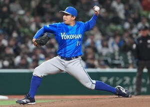 西武対DeNA　先発し力投するDeNA東(撮影･鈴木みどり)