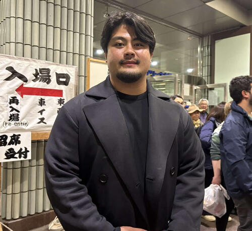 春場所観戦に訪れた花田秀虎さん