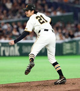 巨人対楽天　力投する巨人先発の竹丸(撮影･浅見桂子)