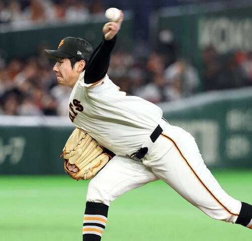 巨人対楽天　力投する巨人先発の竹丸(撮影･浅見桂子)