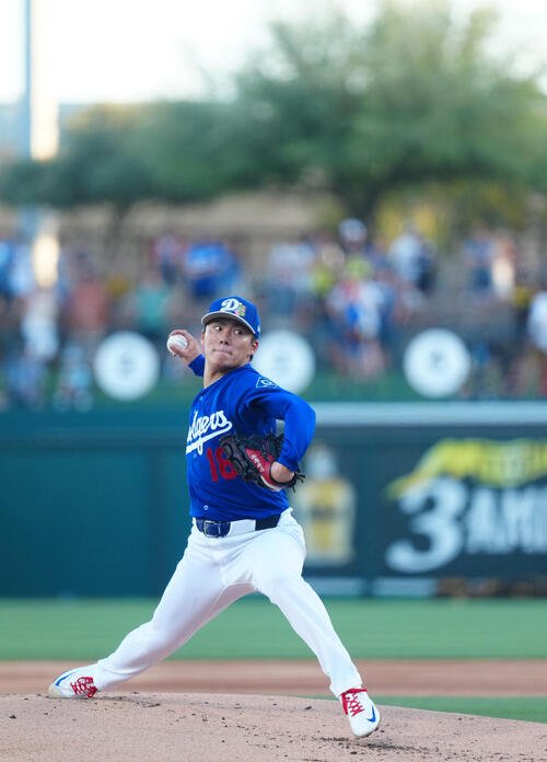 ドジャース対パドレス　力投するドジャース先発の山本(撮影･垰建太)