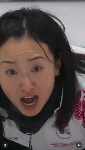 大声で指示を出す藤沢五月(ワールド･カーリングのインスタグラムから)