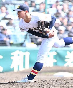 日本文理対高知農　日本文理先発の染谷(撮影･石井愛子)