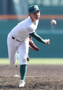 専大松戸対北照　専大松戸先発の門倉(撮影･前田充)