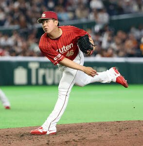 巨人対楽天　8回裏巨人の攻撃を抑えた藤平(撮影･浅見桂子)