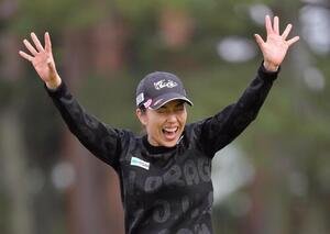 優勝し喜ぶ笠(撮影･足立雅史)