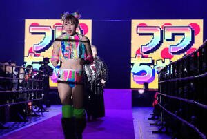 入場するフワちゃん(撮影･たえ見朱実)