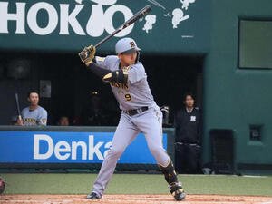 ファーム･リーグ西地区ソフトバンク戦の2回に左前打を放つ阪神立石(撮影･村松万里子)