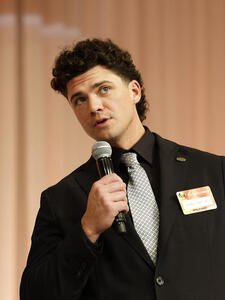 2026読売巨人激励会であいさつするボビー･ダルベック(代表撮影)