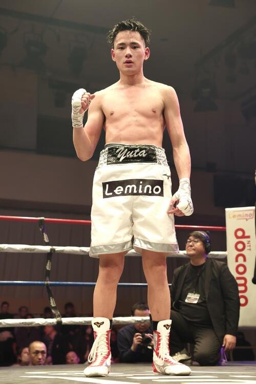 ウェスレイ･カガに判定勝ちした坂井(撮影･宮地輝)