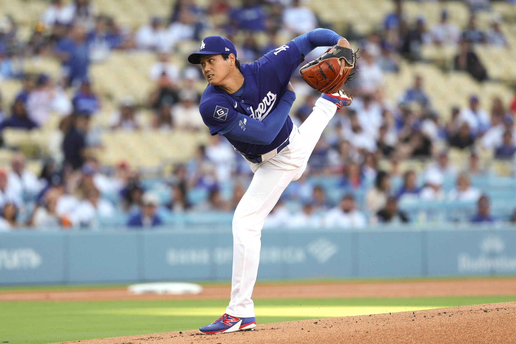 一回表、力投するドジャース先発の大谷翔平=金居達朗撮影