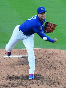 ドジャース対エンゼルス　力投するドジャース先発の大谷(撮影･垰建太)