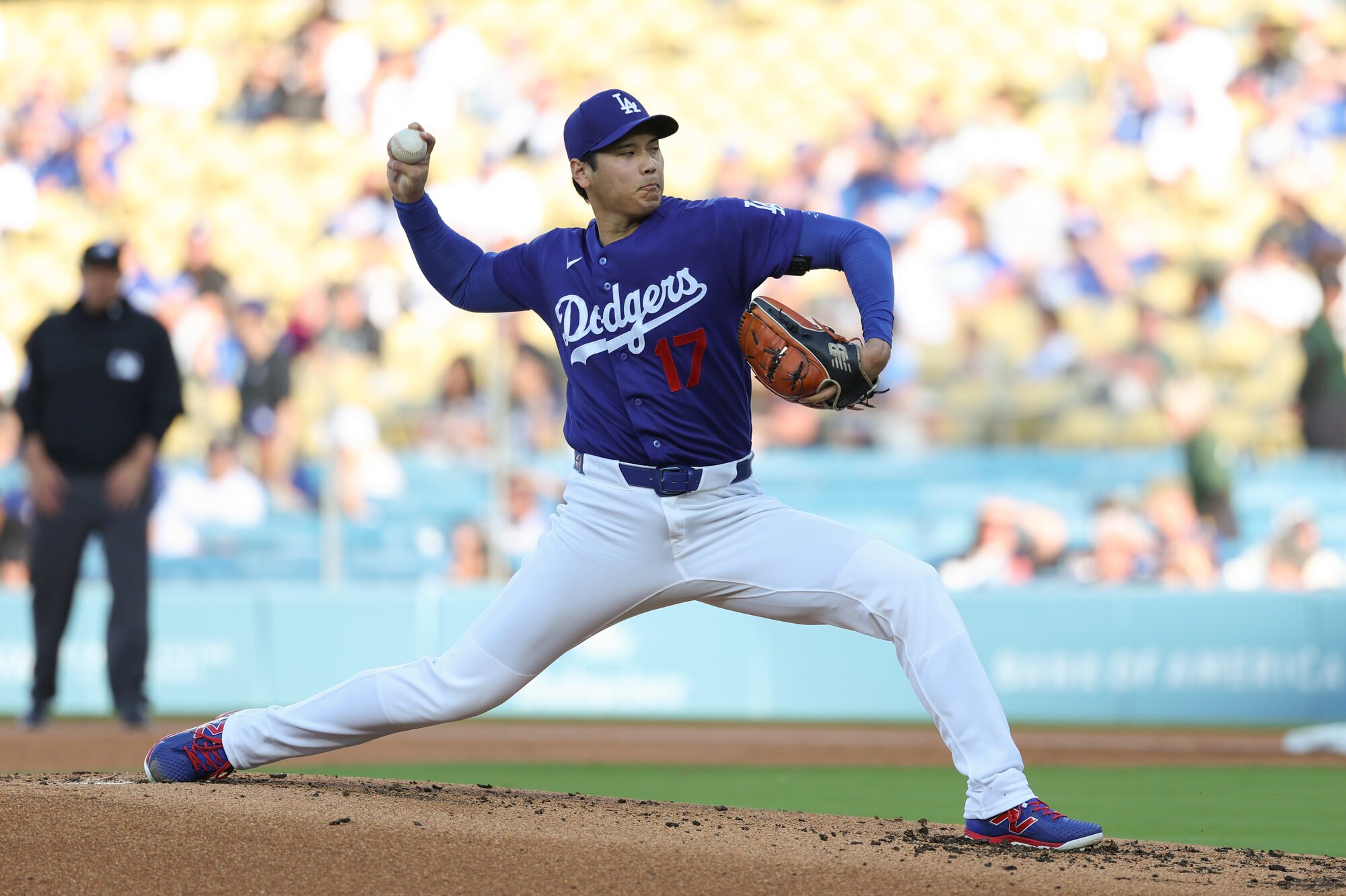 二回表、力投するドジャース先発の大谷翔平=金居達朗撮影
