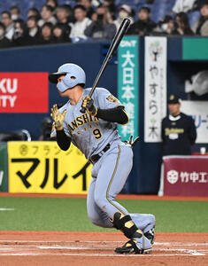 ファーム･リーグオリックス対阪神　1回表阪神1死一、二塁、遊撃へ内野安打を放つ立石(撮影･和賀正仁)