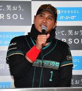 開幕前日会見を行う日本ハム新庄監督(撮影･岩下翔太)