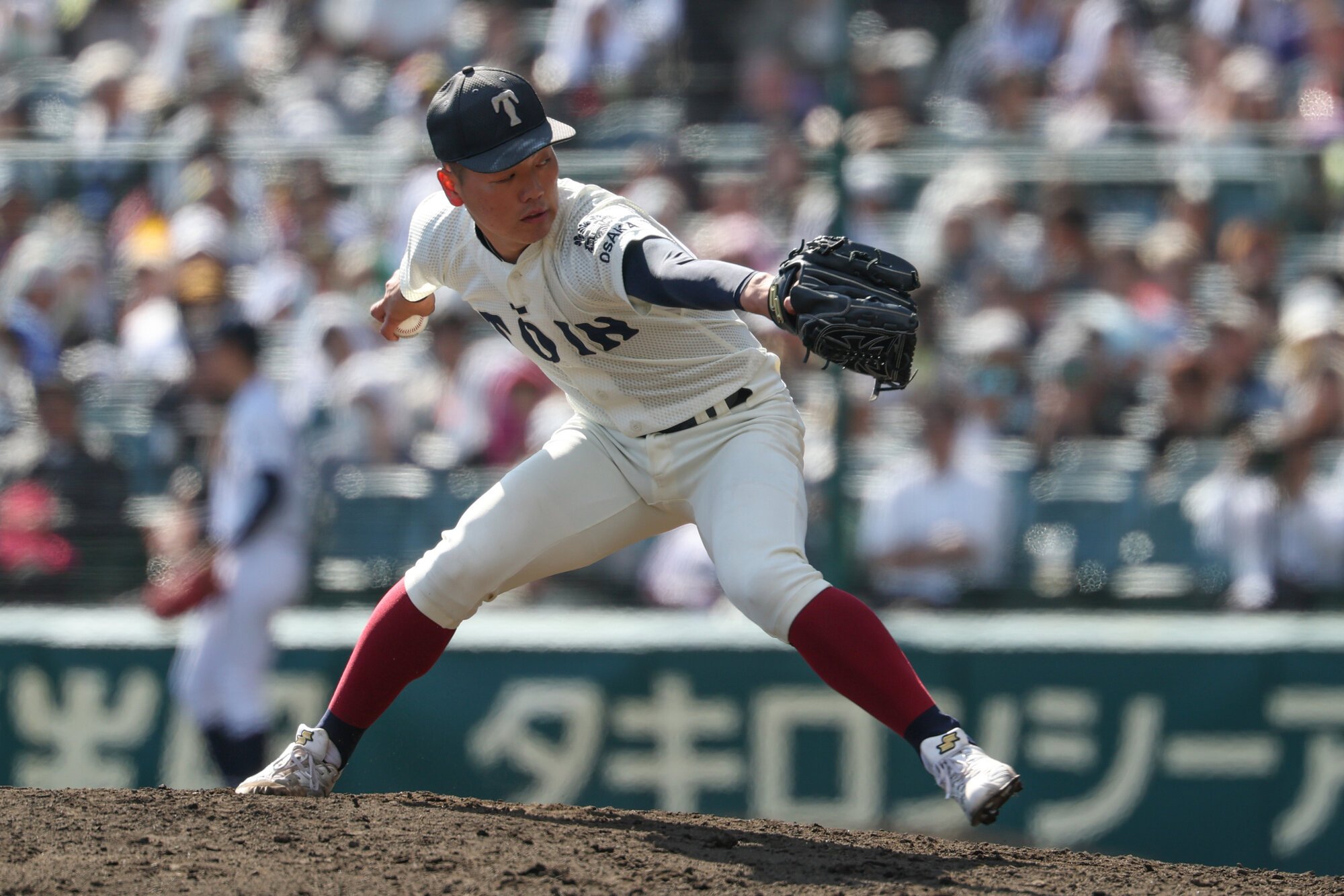 大阪桐蔭―三重　五回裏、大阪桐蔭2番手で登板した石原=米田怜央撮影