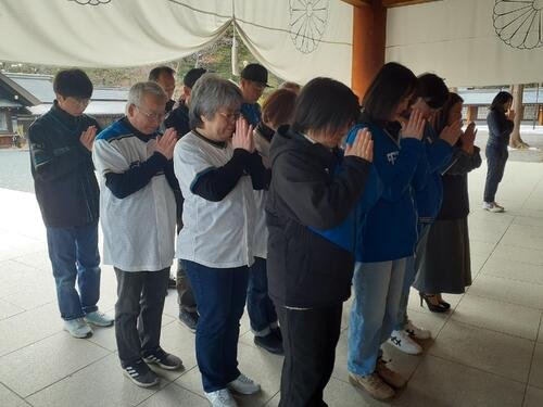 北海道神宮で必勝祈願を行った有志団体｢日本ハムファイターズ応援作戦会議｣のメンバー