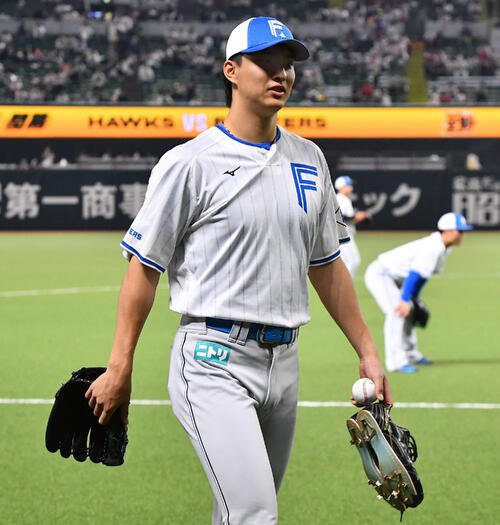 ソフトバンク対日本ハム　試合前、練習を終えて引き揚げる日本ハム達(撮影･岩下翔太)