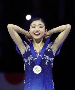 女子フリー　銀メダルを獲得した千葉百音(AP)