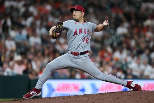 アストロズ戦で力投するエンゼルス菊池雄星(AP)