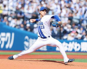 DeNA対ヤクルト　力投するDeNA先発の入江(撮影･鈴木正人)　