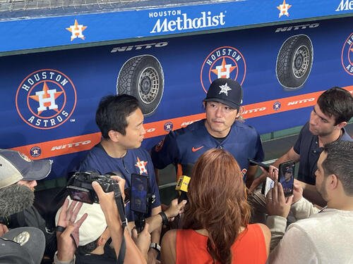 メジャーデビューを前に、取材に応じる今井