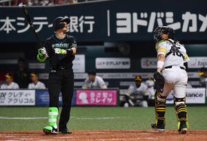 ソフトバンク対日本ハム　4回表日本ハム2死一、三塁、空振り三振に倒れた清宮幸(撮影･岩下翔太)