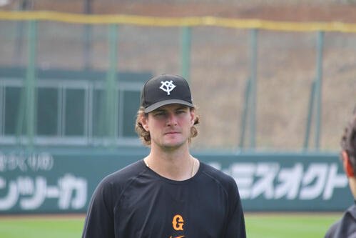 中日戦での来日初登板へ調整するウィットリー