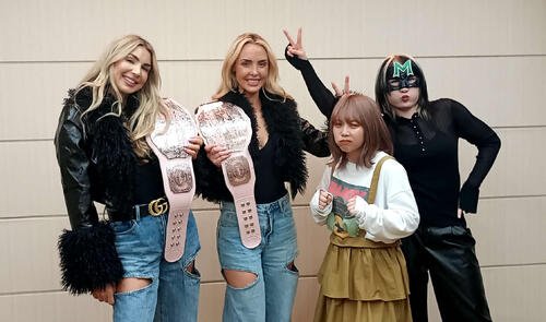 ラスベガスで激突する(左から)ジェシー･マッケイ＆キャシー･リー、中島翔子＆ハイパーミサヲ