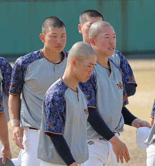決勝を前に練習する、左から谷渕、黒川、吉岡(撮影･上山淳一)