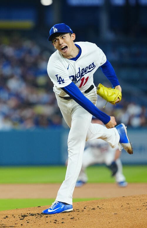 ドジャース対ガーディアンズ　力投するドジャース先発の佐々木(撮影･垰建太)