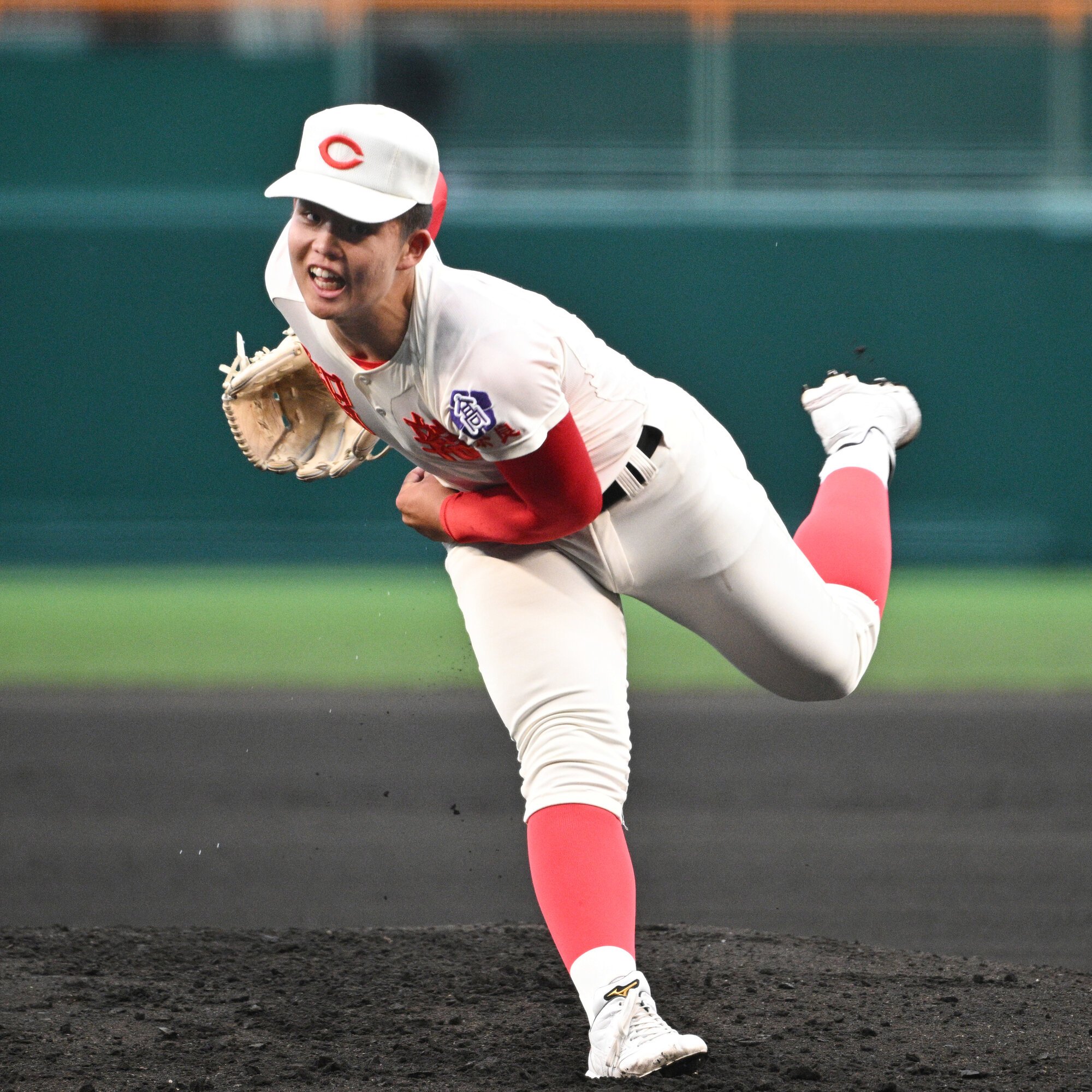 大阪桐蔭―智弁学園　一回表、智弁学園の先発杉本=滝沢美穂子撮影