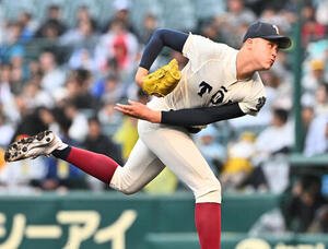 大阪桐蔭対智弁学園　大阪桐蔭先発の川本(撮影･滝沢徹郎)