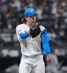 日本ハム対ロッテ　7回を終え引き揚げる日本ハム先発の細野(撮影･井上学)