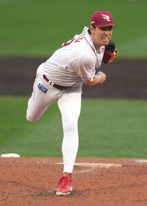 楽天対ソフトバンク　楽天先発の前田健(撮影･足立雅史)
