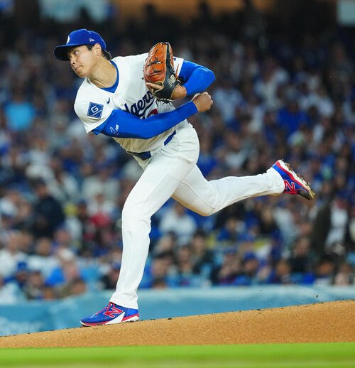 ドジャース対ガーディアンズ　力投するドジャース先発の大谷(撮影･垰建太)