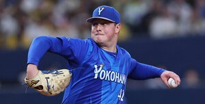 阪神戦で力投するDeNA先発のコックス
